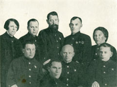 Группа сотрудников госпиталя, награждённая орденами и медалями СССР (1942 г.)