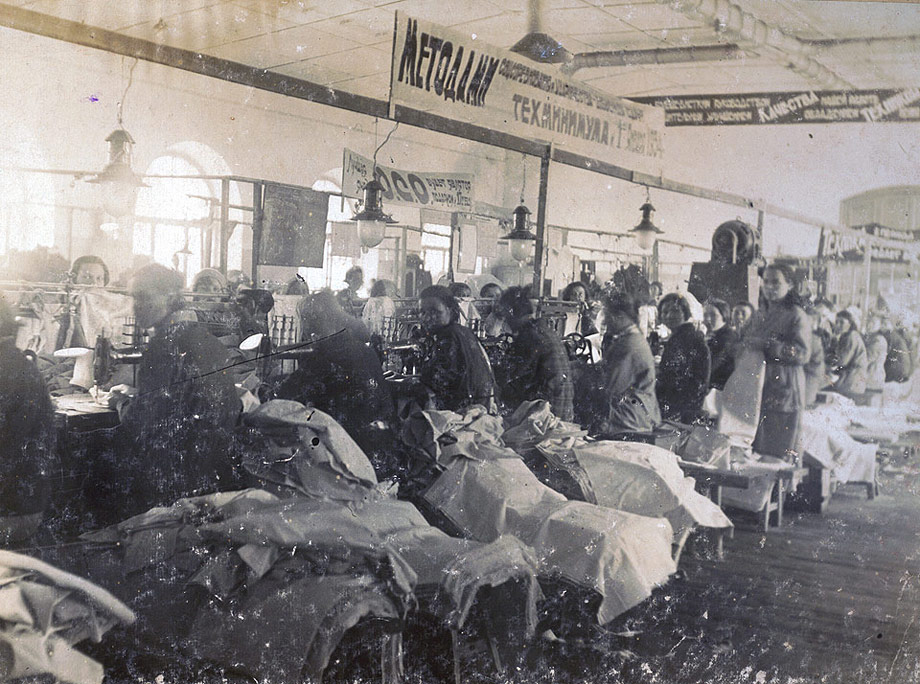 Белошвейный цех Кронштадтской швейной фабрики