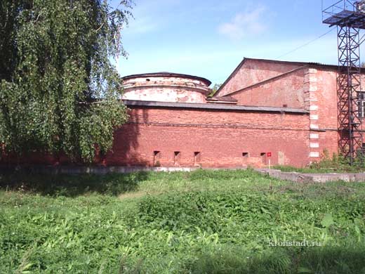 Восточная оборонительная казарма. Кронштадтская крепость.