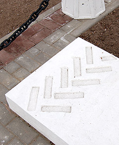 Фрагмент мемориала «Малая дорога жизни» в Кронштадте