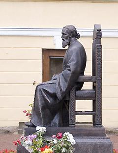 Памятник Иоанну Кронтадтскому в Кронштадте